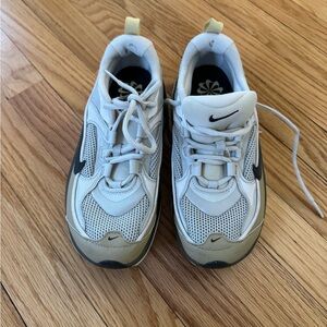 Nike Kids White and green Sneakers